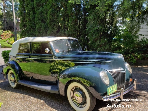 1939 Ford Deluxe V8
