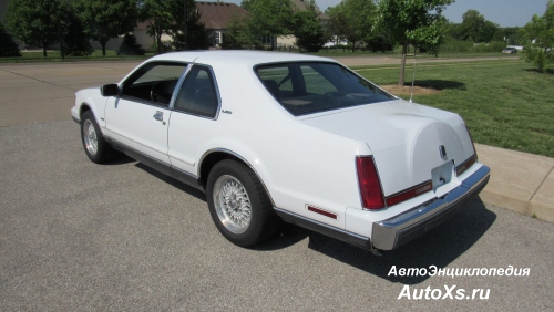 Lincoln Mark VII (1986 - 1992) фото сзади