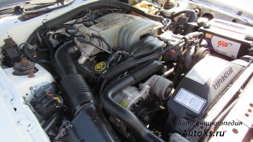 Lincoln Mark VII (1986 - 1992) фото мотор