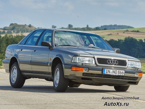 Audi V8 (1988 - 1993) фото спереди