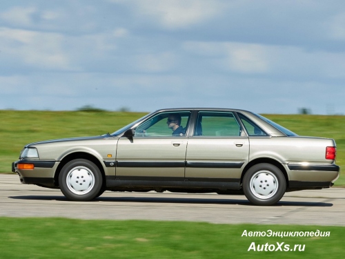 Audi V8 (1988 - 1993) фото сбоку