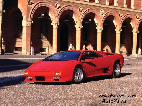 Lamborghini Diablo VT (1993 - 2001) фото спереди