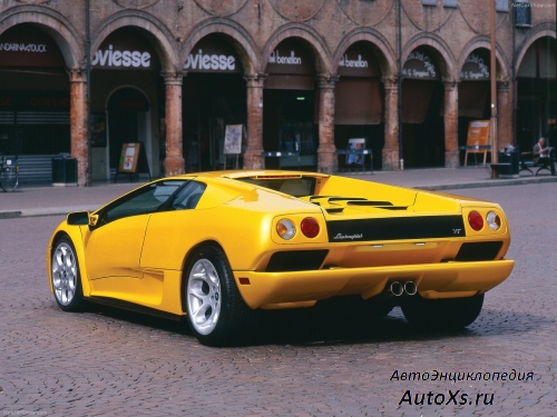 Lamborghini Diablo (2001) фото сзади (фейслифтинг)
