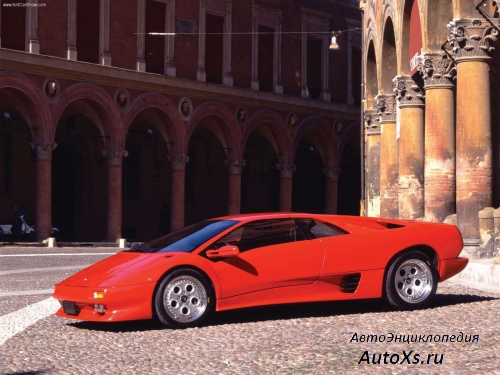 Lamborghini Diablo VT (1993 - 2001) фото сбоку