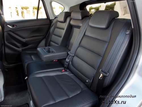 Mazda CX-5 (2012 - 2014) фото заднее сиденье