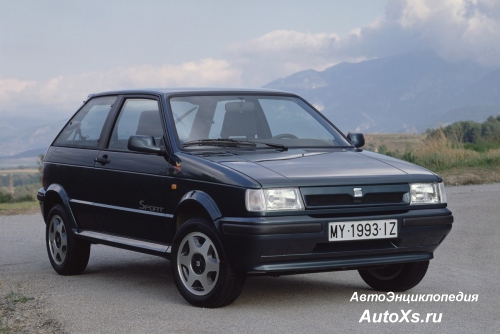 Seat Ibiza Sport (1991 - 1993) фото спереди