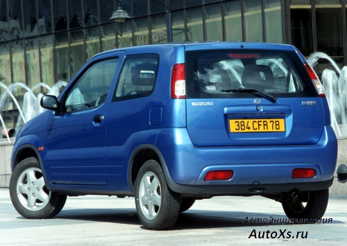 Suzuki Ignis (2000 - 2003) фото сзади