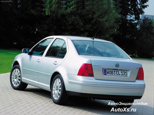 Volkswagen Bora (1998 - 2005) фото сзади
