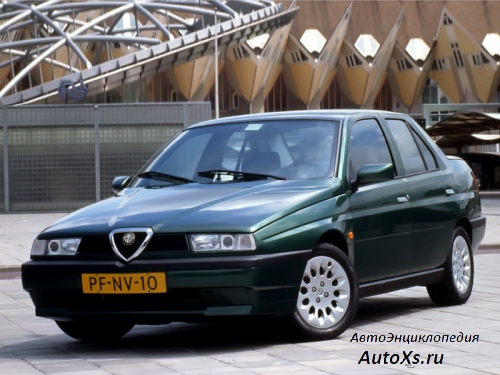 Alfa Romeo 155 (1995 - 1997) фото спереди