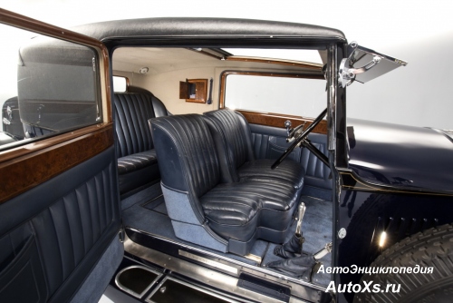 Bentley 8-Litre (1930 - 1932): фото коробка передач и стояночный тормоз