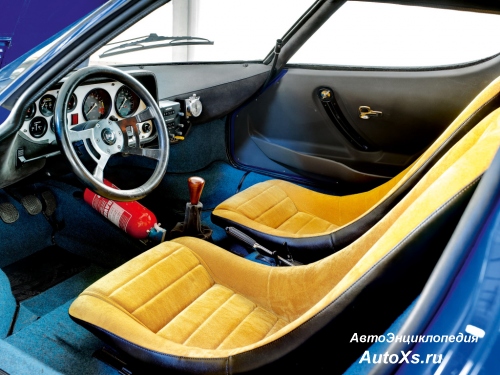 Lancia Stratos (1972 - 1974): фото салон и интерьер