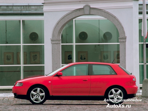 Audi A3 (2000 - 2003): фото сбоку
