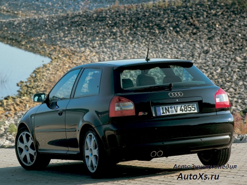 Audi S3 (2000 - 2003): фото сзади
