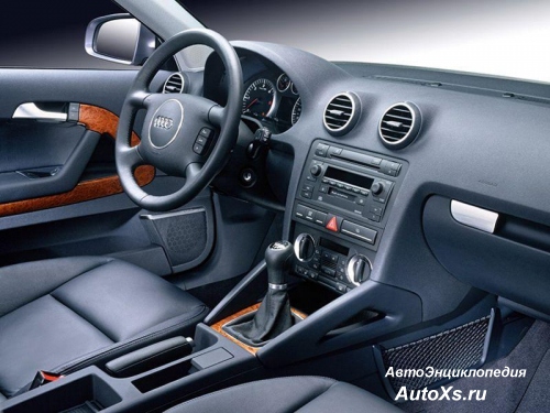 Audi A3 (2003 - 2005): фото салон