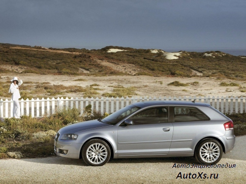 Audi A3 (2005 - 2008): фото сбоку