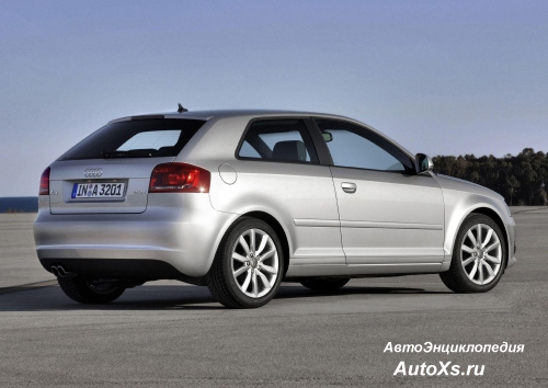 Audi A3 (2008 - 2010): фото сбоку