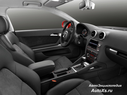 Audi A3 (2010 - 2013): фото салон