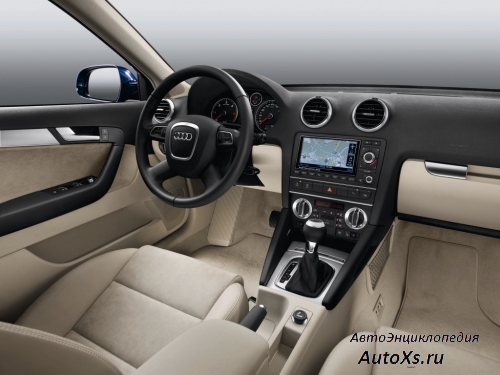 Audi A3 Sportback (2010 - 2013): фото интерьер