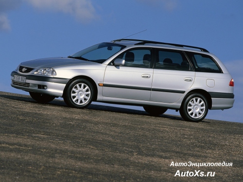 Toyota Avensis Wagon (2000 - 2002): фото сбоку