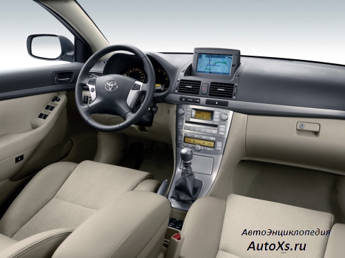 Toyota Avensis Sedan (2006 - 2008): фото салон