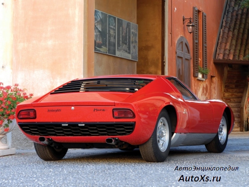 Lamborghini Miura: фото сзади
