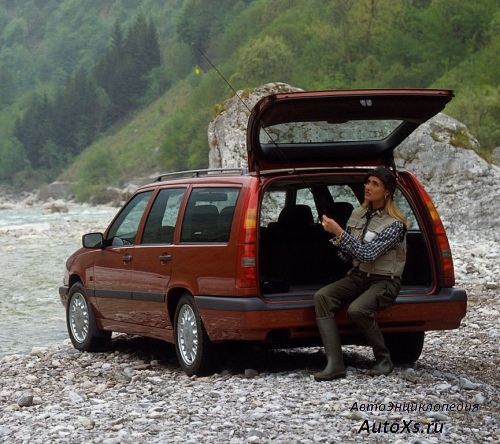 Volvo 850 универсал (1992 - 1996): фото багажник
