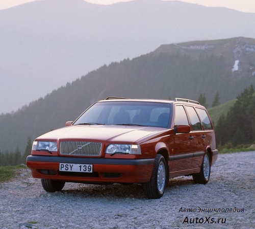 Volvo 850 универсал (1992 - 1996): фото спереди