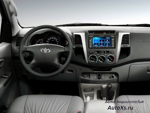 Toyota Hilux Regular Cab (2005 - 2008): фото торпедо