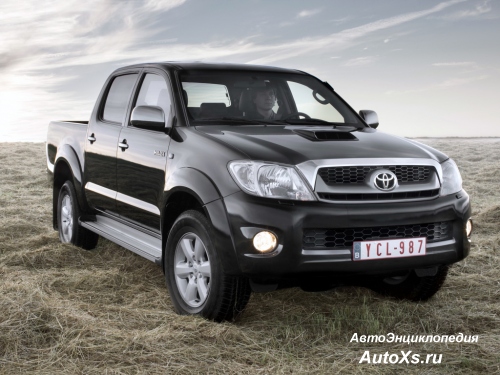 Toyota Hilux Double Cab (2008 - 2011): фото спереди