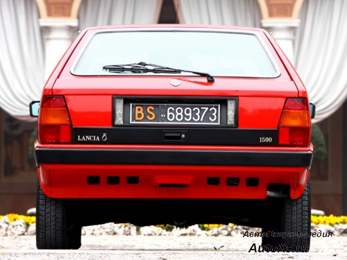 Lancia Delta (1979 - 1982): фото сзади