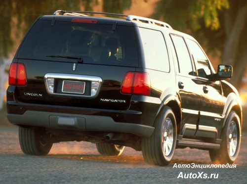 Lincoln Navigator (2002 - 2006): фото сзади