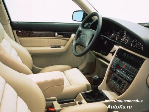 Audi A6 Sedan (1994 - 1997): фото интерьер
