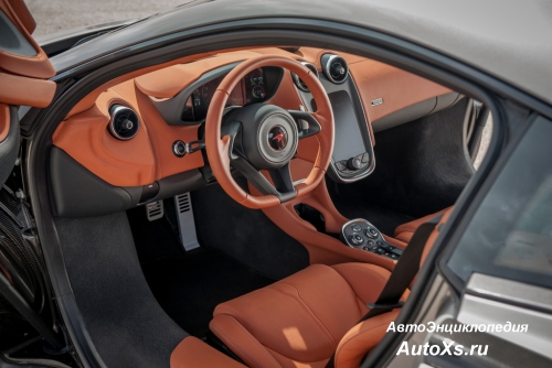 McLaren 570S (2015): фото интерьер
