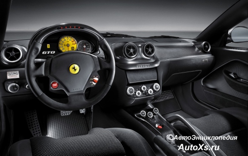 Ferrari 599 GTO (2010 - 2012): фото торпедо