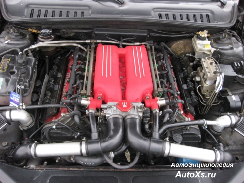 Maserati Quattroporte (1994 - 2001): фото двигатель