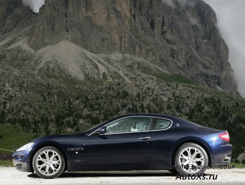 Maserati GranTurismo (2007 - 2017): фото сбоку