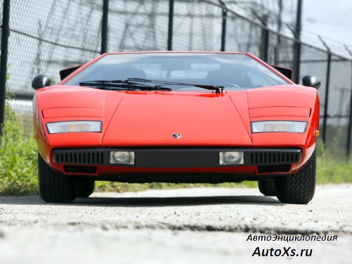 Lamborghini Countach (1974 - 1978): фото спереди