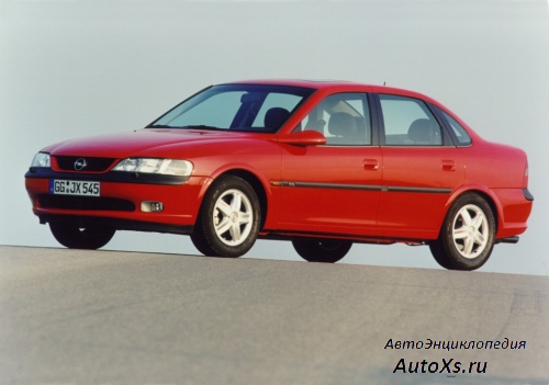 Opel Vectra B Sedan (1995 - 1998): фото сбоку