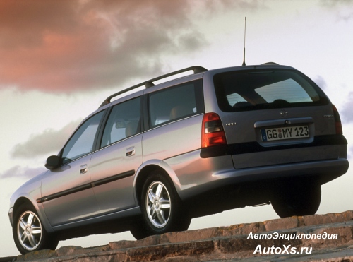 Opel Vectra B Caravan (1996 - 1999): фото сзади