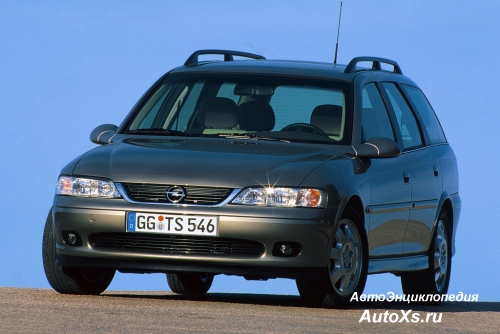 Opel Vectra B Caravan (1999 - 2002): фото спереди