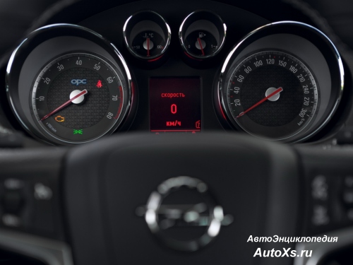Opel Insignia OPC Hatchback (2011 - 2013): фото приборы