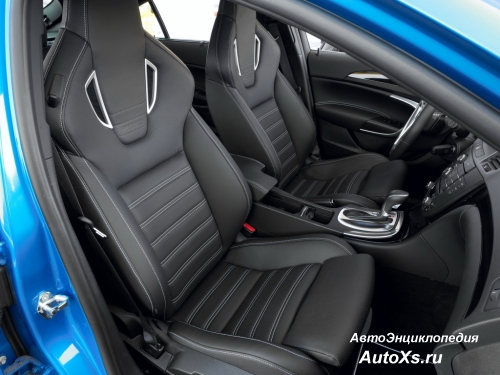 Opel Insignia OPC Hatchback (2011 - 2013): фото интерьер и салон