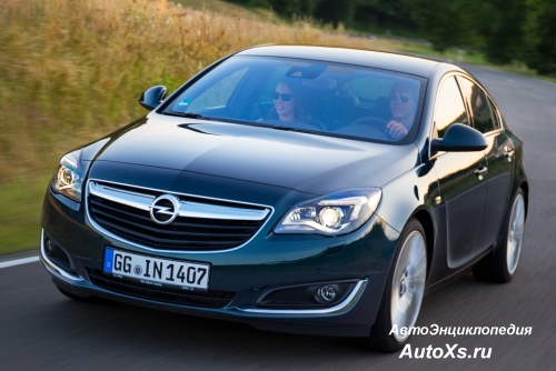 Opel Insignia Hatchback (2013 - 2016): фото спереди