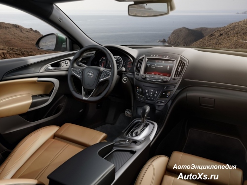 Opel Insignia Hatchback (2013 - 2016): фото интерьер