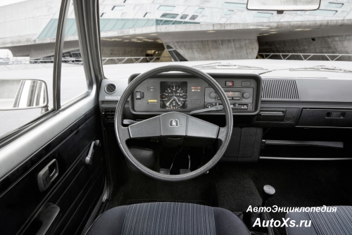 Volkswagen Golf 5-door (1974 - 1983): фото интерьер