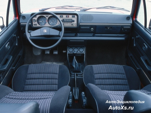 Volkswagen Golf Cabrio (1979 - 1988): фото салон