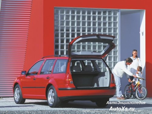 Volkswagen Golf MK4 Variant (1999 - 2007): фото сзади багажник
