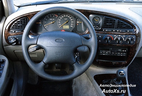 Ford Scorpio Sedan (1994 - 1998): фото торпедо