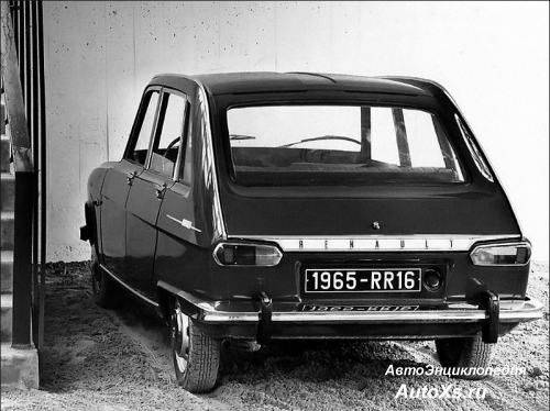 Renault R16 сзади