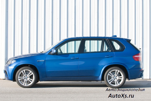BMW X5M E70 (2009 - 2013): фото сбоку